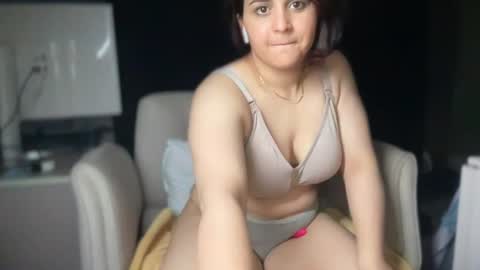 Ema Love online show from July 28, 3:45 am