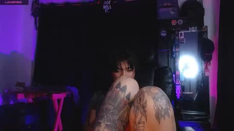 ema_ploxx online show from July 27, 5:24 am