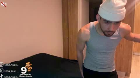 emanuell___ online show from August 11, 2:46 am