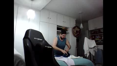 embarrassed_str8_3incher online show from April 30, 9:07 pm