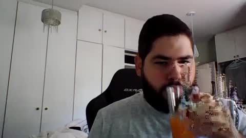 embarrassed_str8_3incher online show from July 17, 3:23 pm
