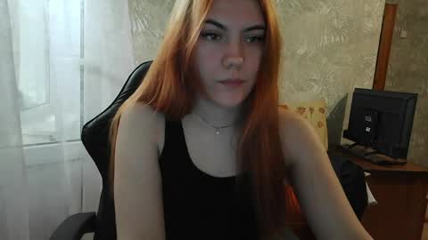 ember__fox online show from June 8, 10:32 am