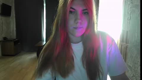 ember__fox online show from June 16, 4:11 am