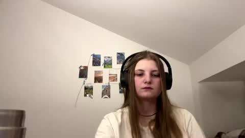 Emily online show from August 13, 1:36 pm