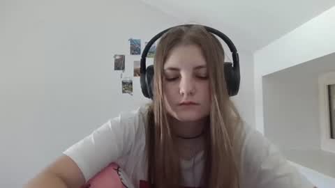 Emily online show from August 15, 2:21 pm