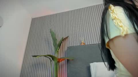 emelie_89 online show from August 30, 11:43 am