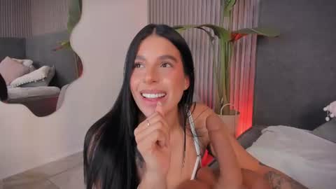 emelie_89 online show from August 31, 3:02 pm