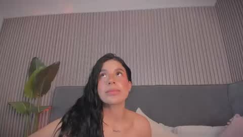 emelie_89 online show from September 8, 6:04 pm