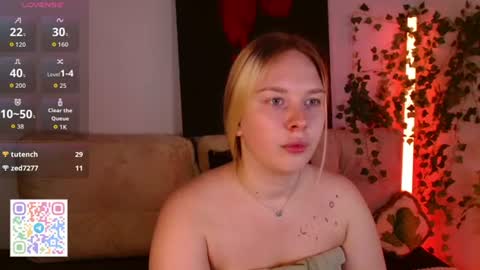 emelizz online show from August 5, 10:35 am