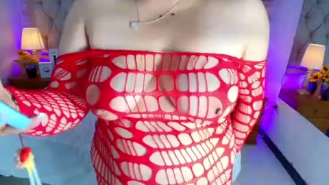 emely_carofg online show from August 11, 4:31 pm