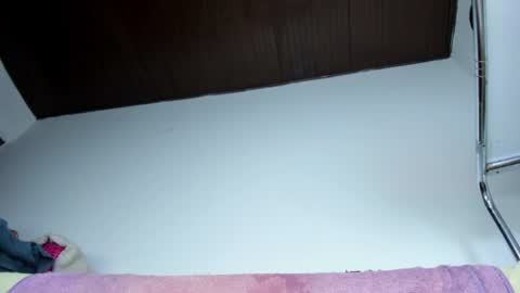 emely_exxotic online show from August 21, 12:05 am
