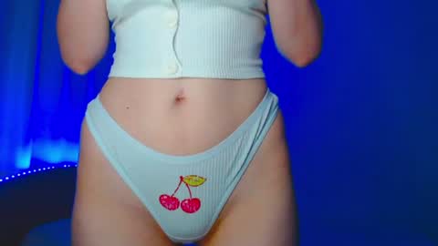 Emely online show from August 5, 6:44 am