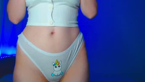 Emely online show from August 9, 9:43 am