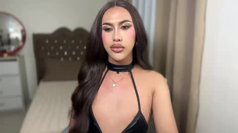 EMELY online show from March 11, 5:43 pm