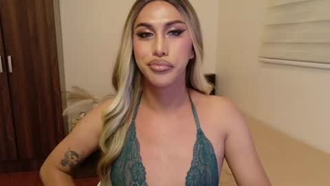EMELY online show from August 12, 4:31 pm