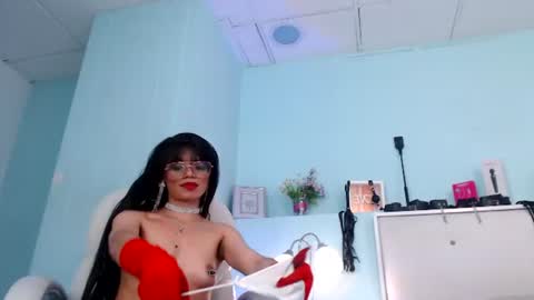 Danna online show from August 8, 9:09 am