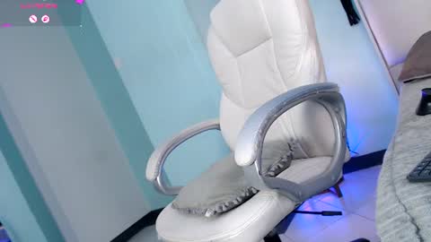 Danna online show from August 12, 7:54 am