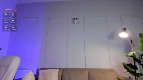Emily online show from August 13, 2:31 pm