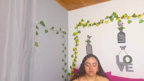 Emily online show from August 8, 11:54 am