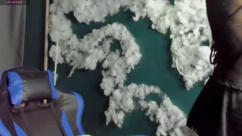 Emili Gilbert online show from August 11, 3:52 am