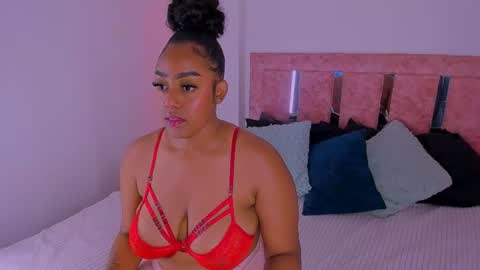 emili_williams10 online show from July 23, 1:19 am