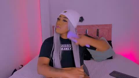 emili_williams10 online show from July 30, 2:08 am
