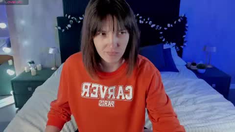 Emilia online show from August 12, 1:30 am