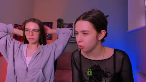 Emi online show from July 29, 11:28 am