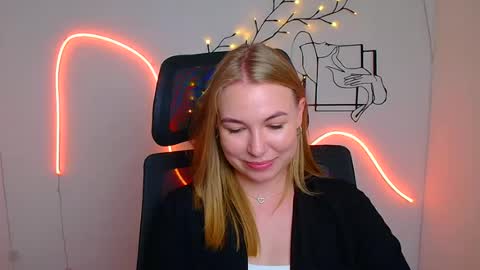 Emilia online show from August 10, 7:54 am