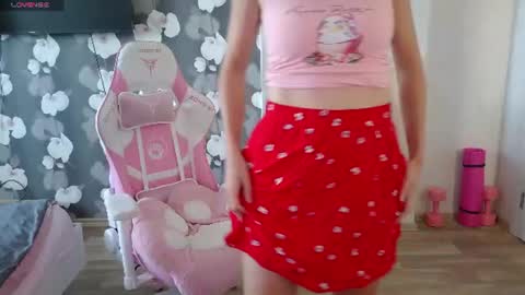Emilia online show from August 12, 5:10 am