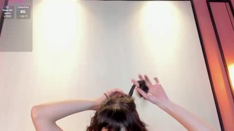 emiliabell_ online show from August 5, 12:47 pm