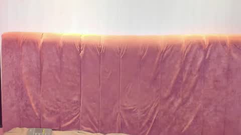 emiliabell_ online show from August 5, 6:17 pm