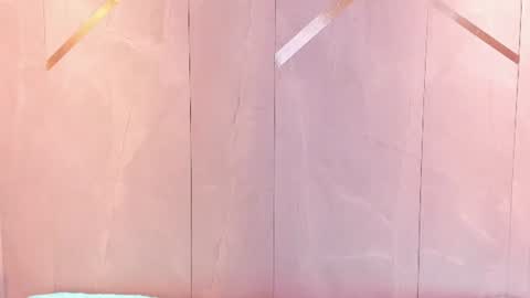 emiliabell_ online show from August 7, 4:18 pm