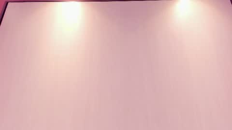 emiliabell_ online show from August 11, 1:46 pm