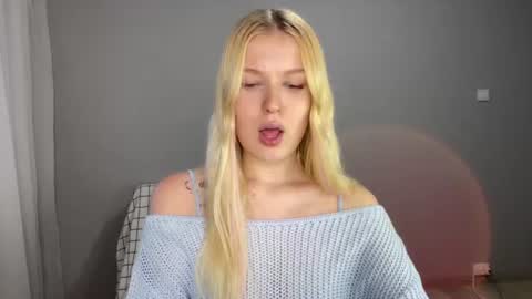 Emilia online show from August 10, 1:34 pm