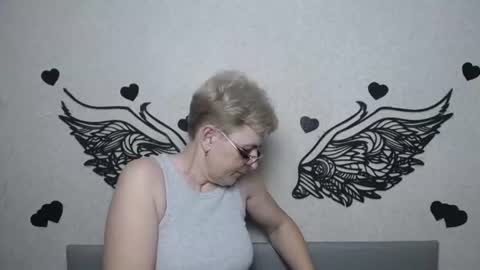EmiliaGree online show from August 6, 9:14 pm