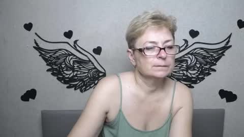 EmiliaGree online show from August 8, 5:46 pm