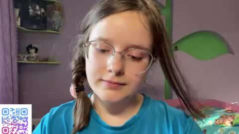 Kira online show from August 7, 3:34 pm