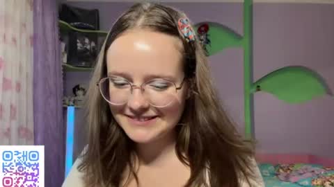 Kira online show from August 8, 3:34 pm