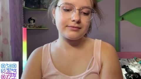 Kira online show from August 9, 3:24 pm
