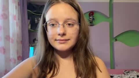 Kira online show from August 12, 1:24 pm