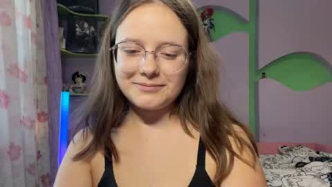 Kira online show from August 12, 4:42 pm