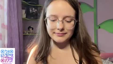 Kira online show from August 13, 3:59 pm