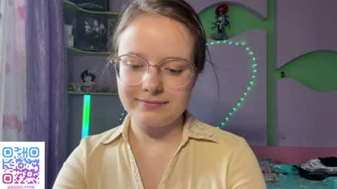 Kira online show from August 18, 2:23 pm