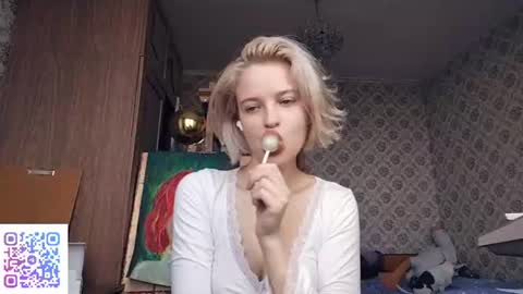 Lia online show from August 8, 5:51 am