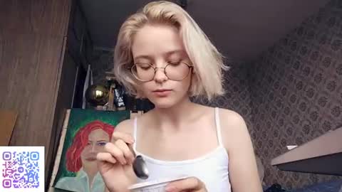 Lia online show from August 8, 8:03 am
