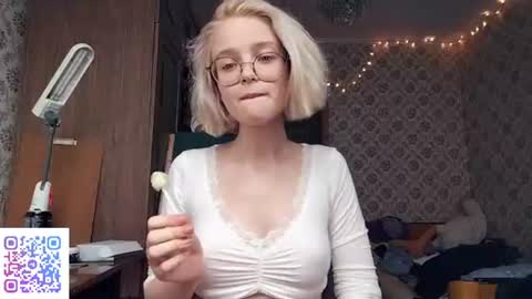 Lia online show from August 9, 9:32 am