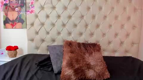 emilieandblake online show from August 1, 3:18 pm