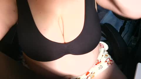 emilie foxx online show from August 9, 8:43 pm