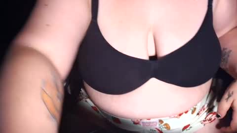 emilie foxx online show from August 11, 5:26 pm